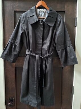 Classic Black Trench Coat with Belt Size L